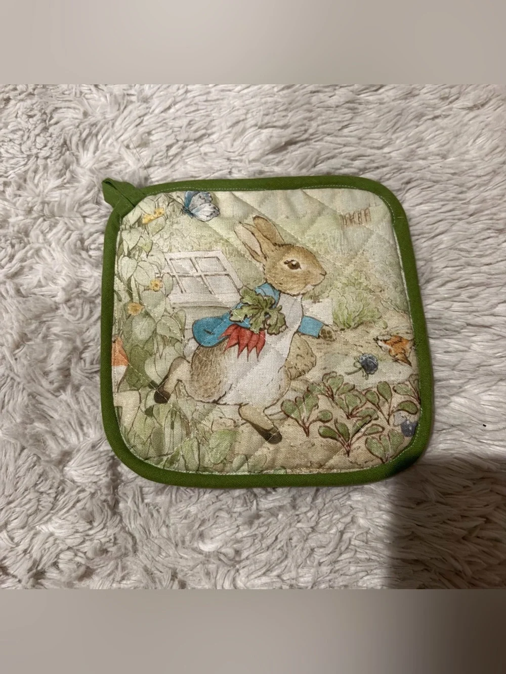 Peter Rabbit x Williams Sonoma Oven Mitt & Potholder Set  share